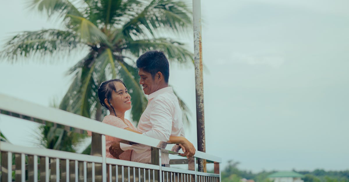 découvrez des conseils et astuces pour renforcer l’intimité dans votre couple, améliorer la complicité et raviver la passion dans votre relation amoureuse.