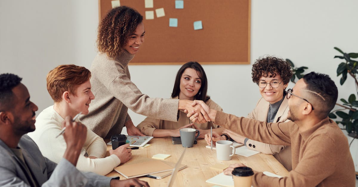 découvrez comment la diversité favorise l'innovation, la créativité et le respect dans tous les milieux. explorez son importance et ses bénéfices pour la société et les organisations.
